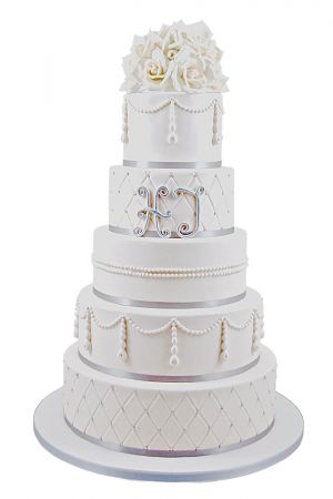 Gâteau de mariage blanc et argent