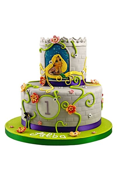 Commandez un gâteau d'anniversaire en forme de château de princesse,  livraison à domicile ou click & collect