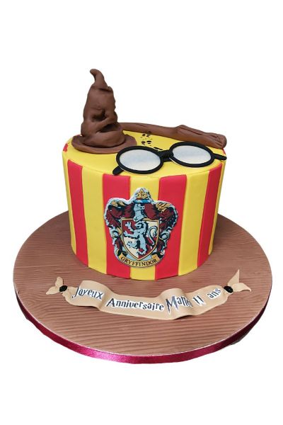 Harry Potter's Birthday Cake (Chocolate Cake with Strawberry Frosting!) -  Bakers Table