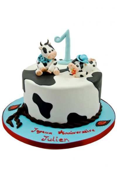 Premium Vector | Cute cow brings birthday cake